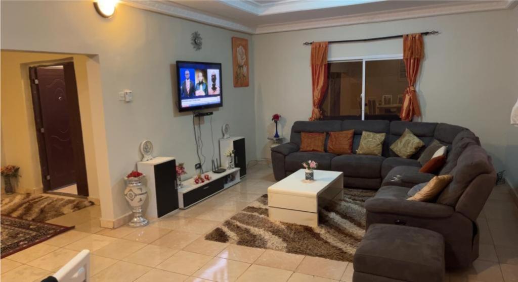 Coco Island Hotel Banjul Bagian luar foto