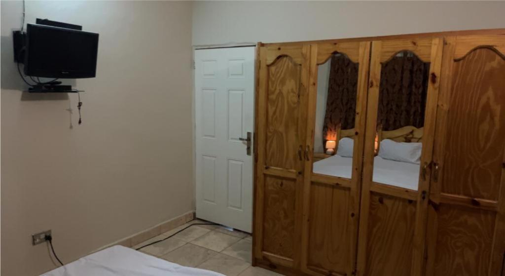 Coco Island Hotel Banjul Bagian luar foto