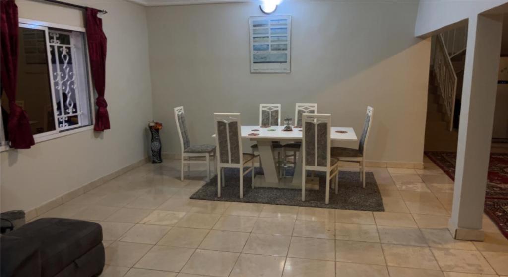 Coco Island Hotel Banjul Bagian luar foto